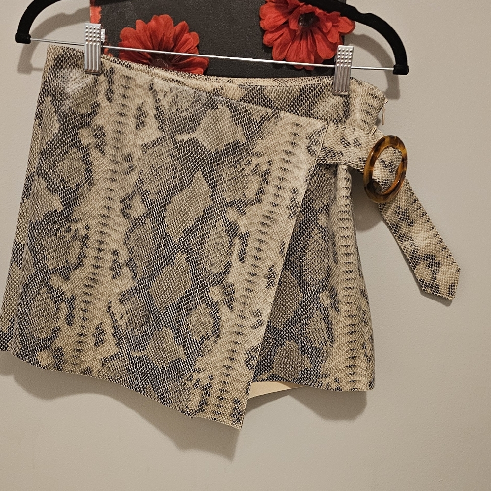 Zara NWOT SKORT Beige & Black Faux Snakeskin Print  Sz S - Picture 3 of 12